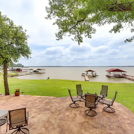 Waterfront Retreat With Dock On Cedar Creek Lake!